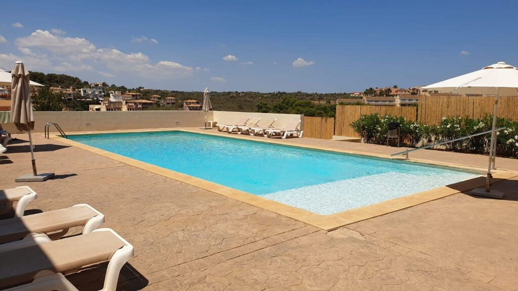 Piso con jardín en Cala Mandia