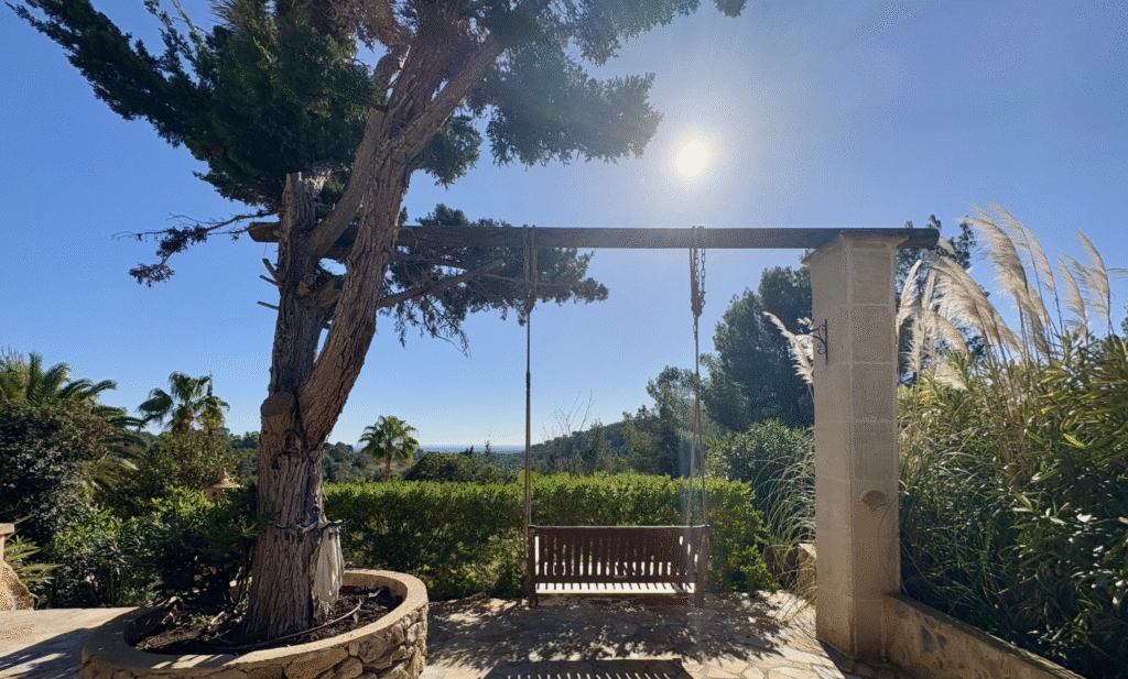 Finca mediterránea con vistas panorámicas al mar – tu escondite privado cerca de Son Macià