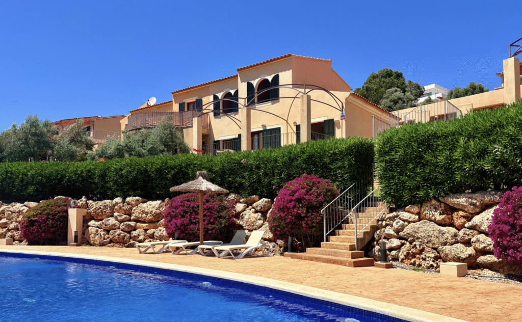 Tu pequeño oasis en el este de Mallorca – Estilo de vida mediterráneo en Cala Romàntica