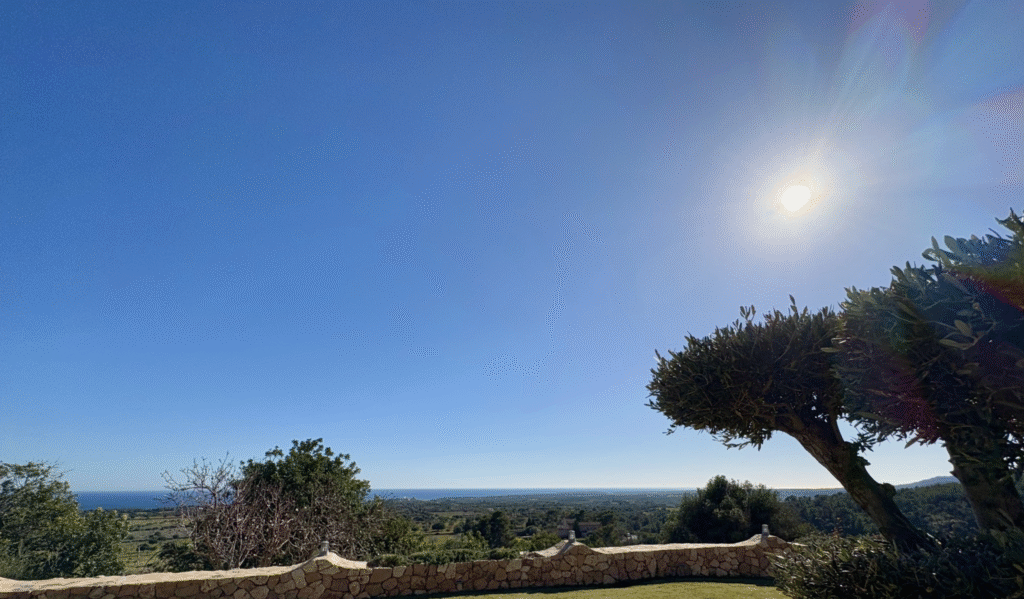 El lujo se une a la naturaleza: tu exclusiva finca de ensueño con vistas al mar