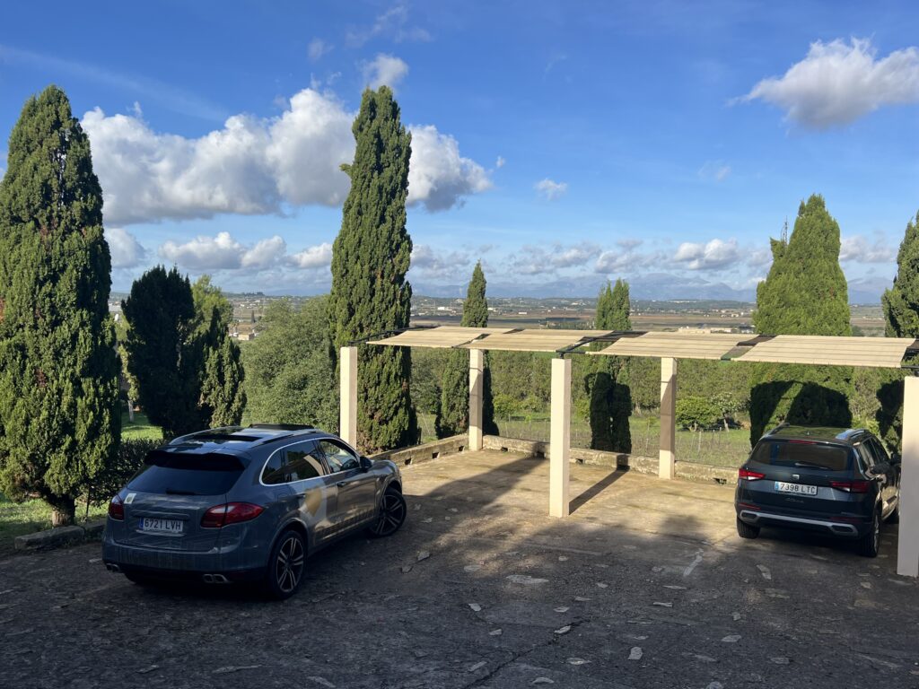 Stilvolle Residenz mit ETV, Weinberg & Orangenhain