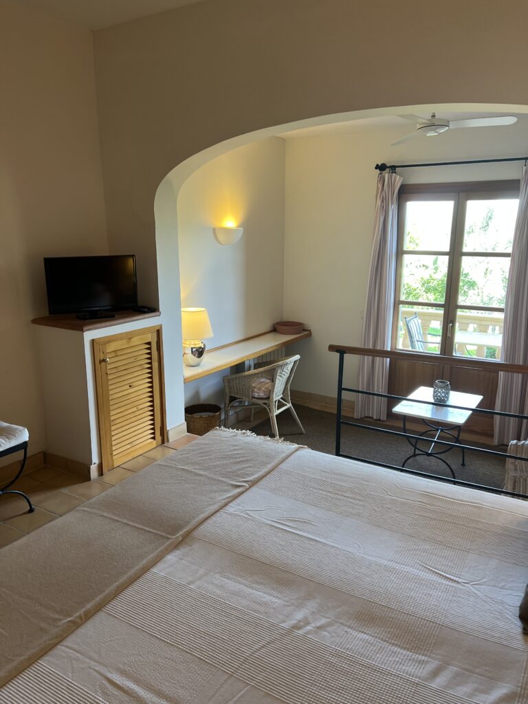 Stilvolle Residenz mit ETV, Weinberg & Orangenhain