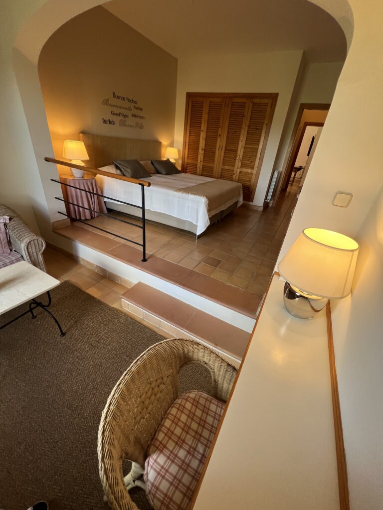 Stilvolle Residenz mit ETV, Weinberg & Orangenhain