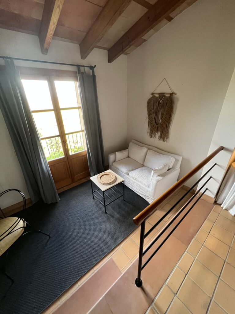 Stilvolle Residenz mit ETV, Weinberg & Orangenhain